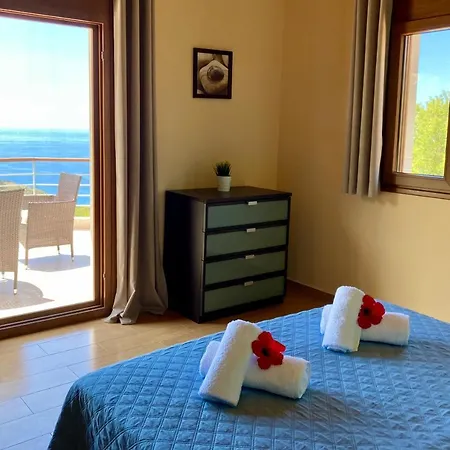 Almond Villa Kalamíci
